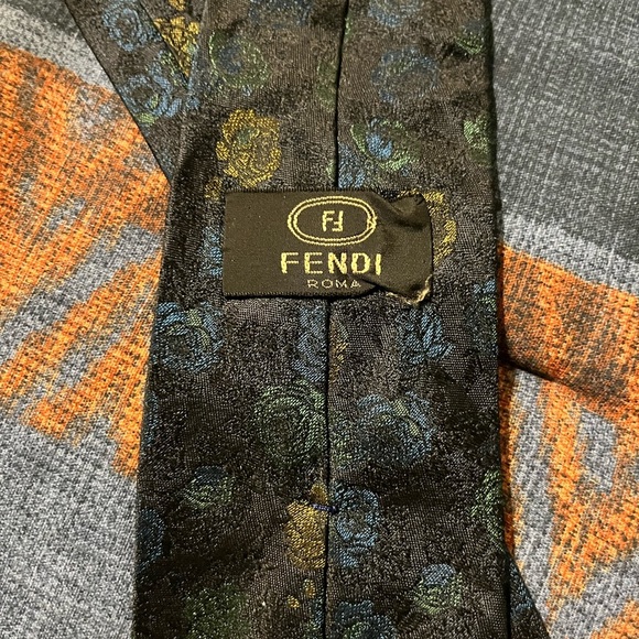 Fendi authentic silk tie - Picture 1 of 3
